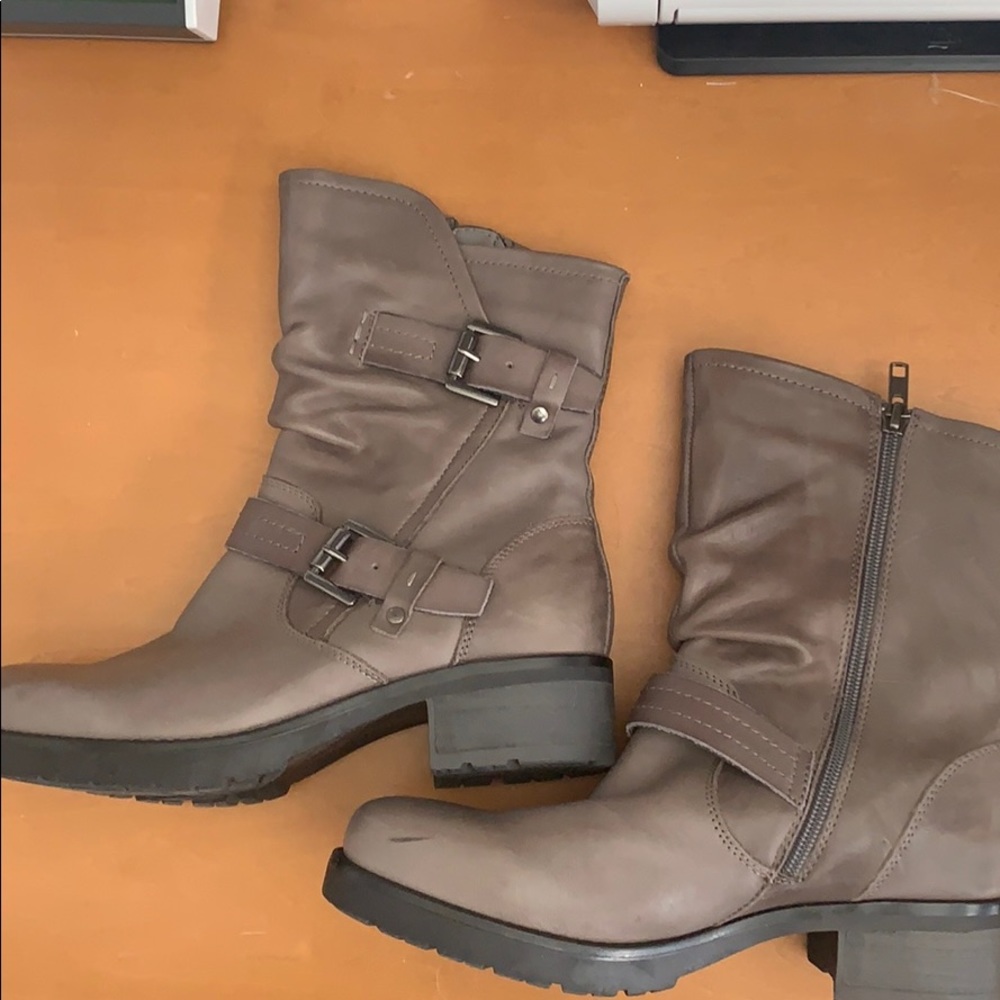 EUC earth grey Moto boots